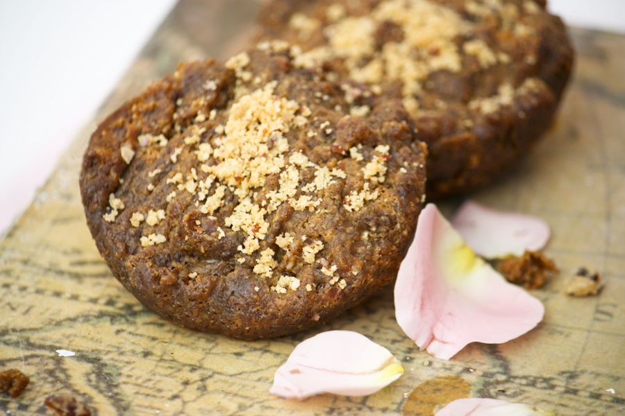 Paleo Cookies Recipe - Dates and Almond Butter